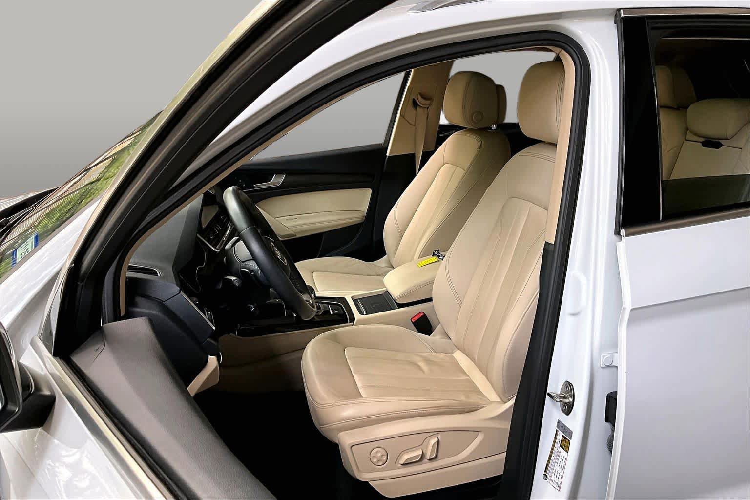 Used 2021 Audi Q5 2.0T Premium Plus w/ Premium Plus Package AWD/4WD image 7