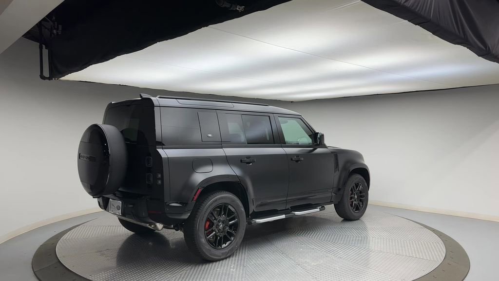 Used 2024 Land Rover Defender 110 X image 8