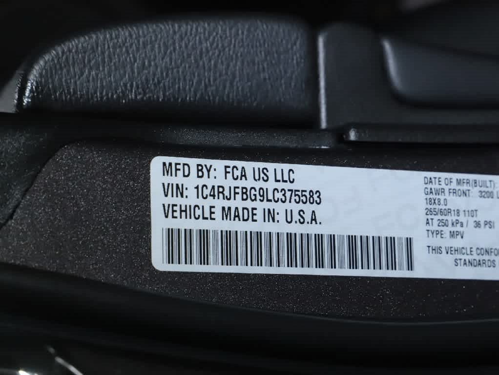 Used 2020 Jeep Grand Cherokee Limited AWD/4WD image 21