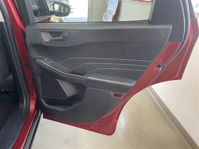 Used 2022 Ford Escape SE w/ Cold Weather Package image 25