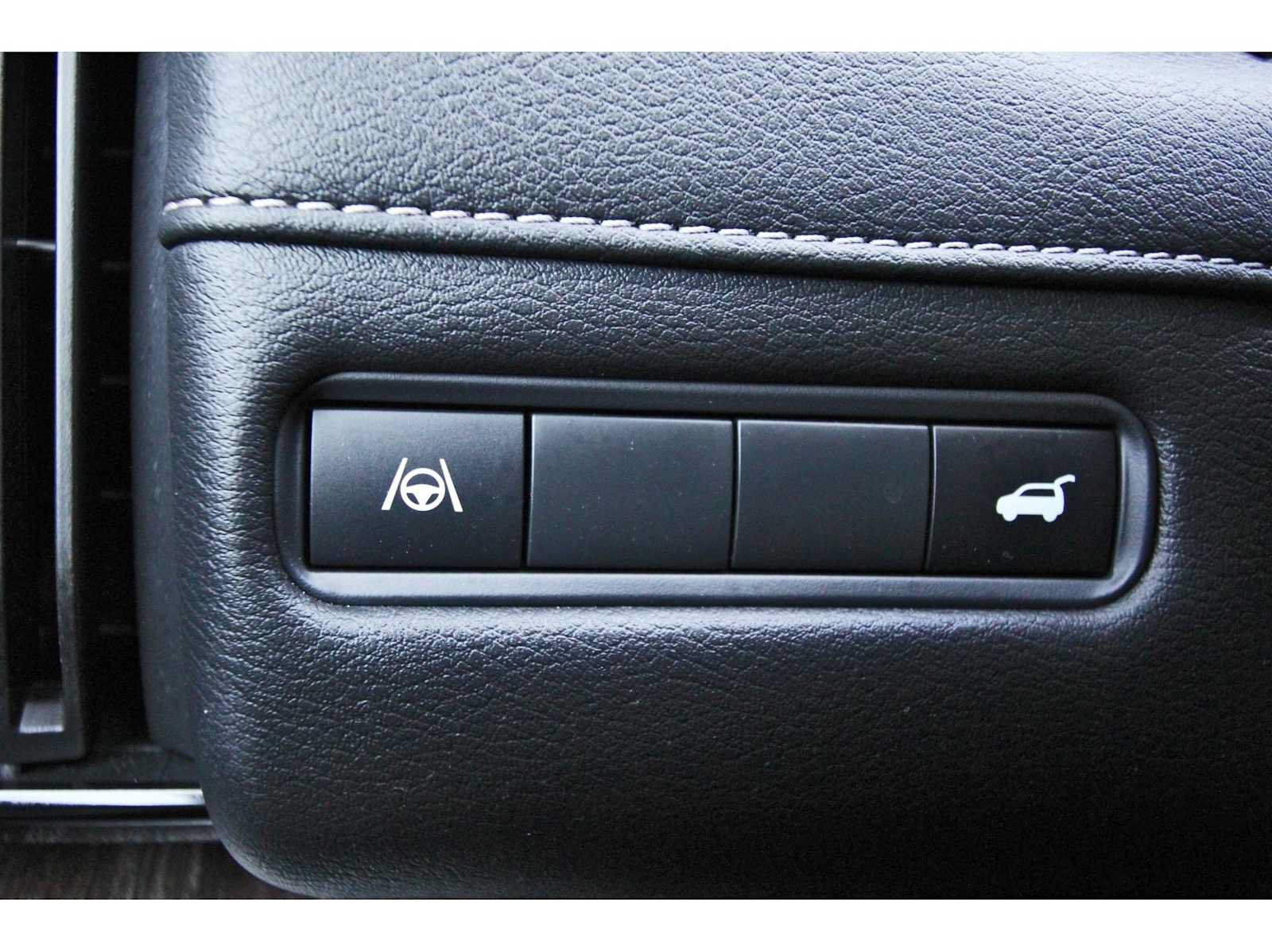Used 2025 Nissan Armada Platinum RWD image 19