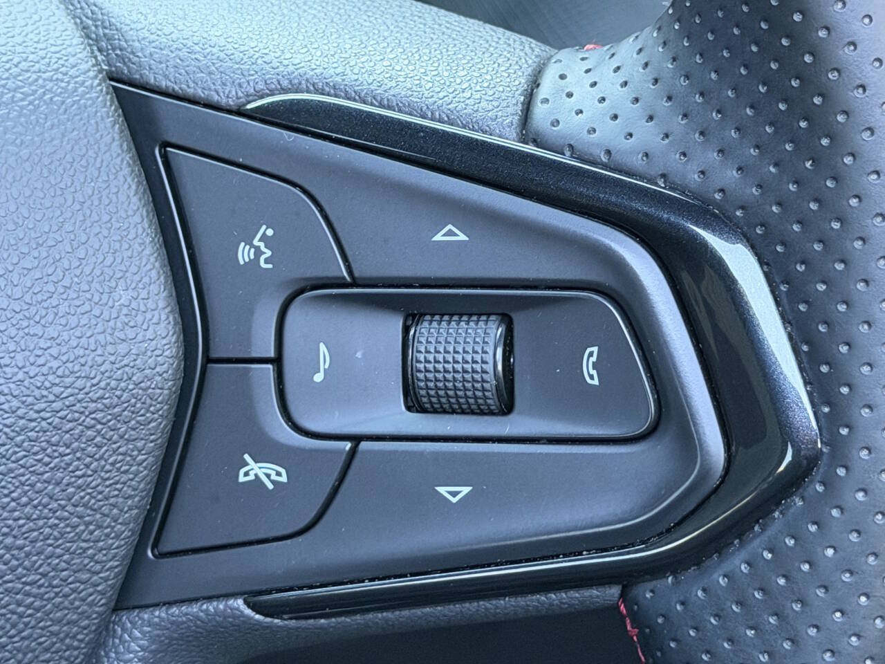 Used 2025 Chevrolet TrailBlazer RS w/ Convenience Package FWD image 25