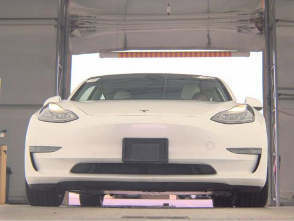 Used 2022 Tesla Model 3 Long Range AWD/4WD image 2
