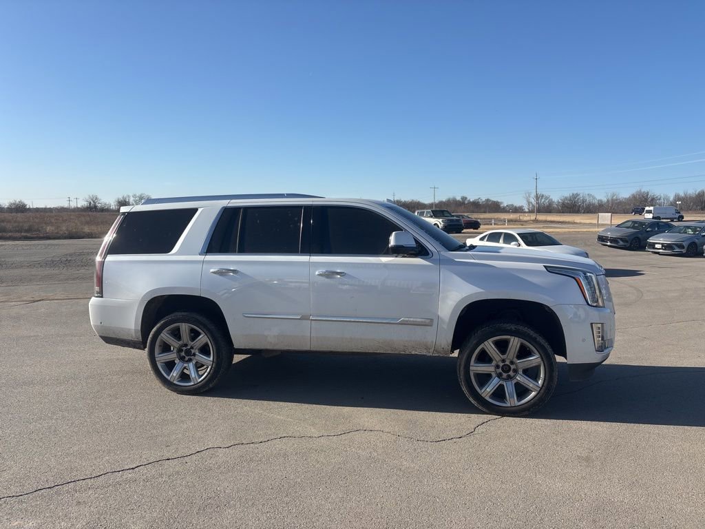 Used 2020 Cadillac Escalade Premium Luxury AWD/4WD image 2