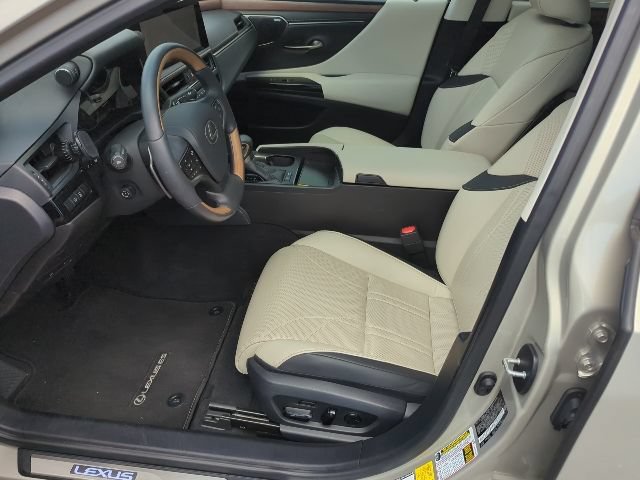 Used 2025 Lexus ES 300h w/ Accessory Package (Z1) FWD image 5