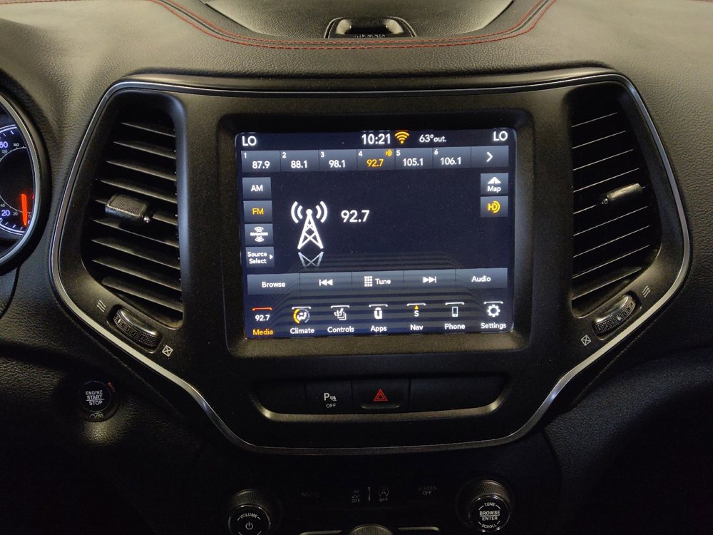 Used 2019 Jeep Cherokee Trailhawk image 25