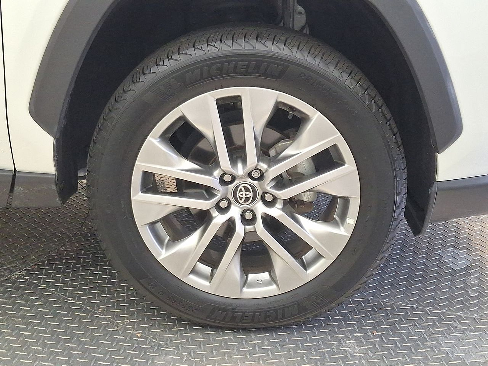 Certified 2024 Toyota RAV4 Limited w/ Advanced Technology Package AWD/4WD image 31