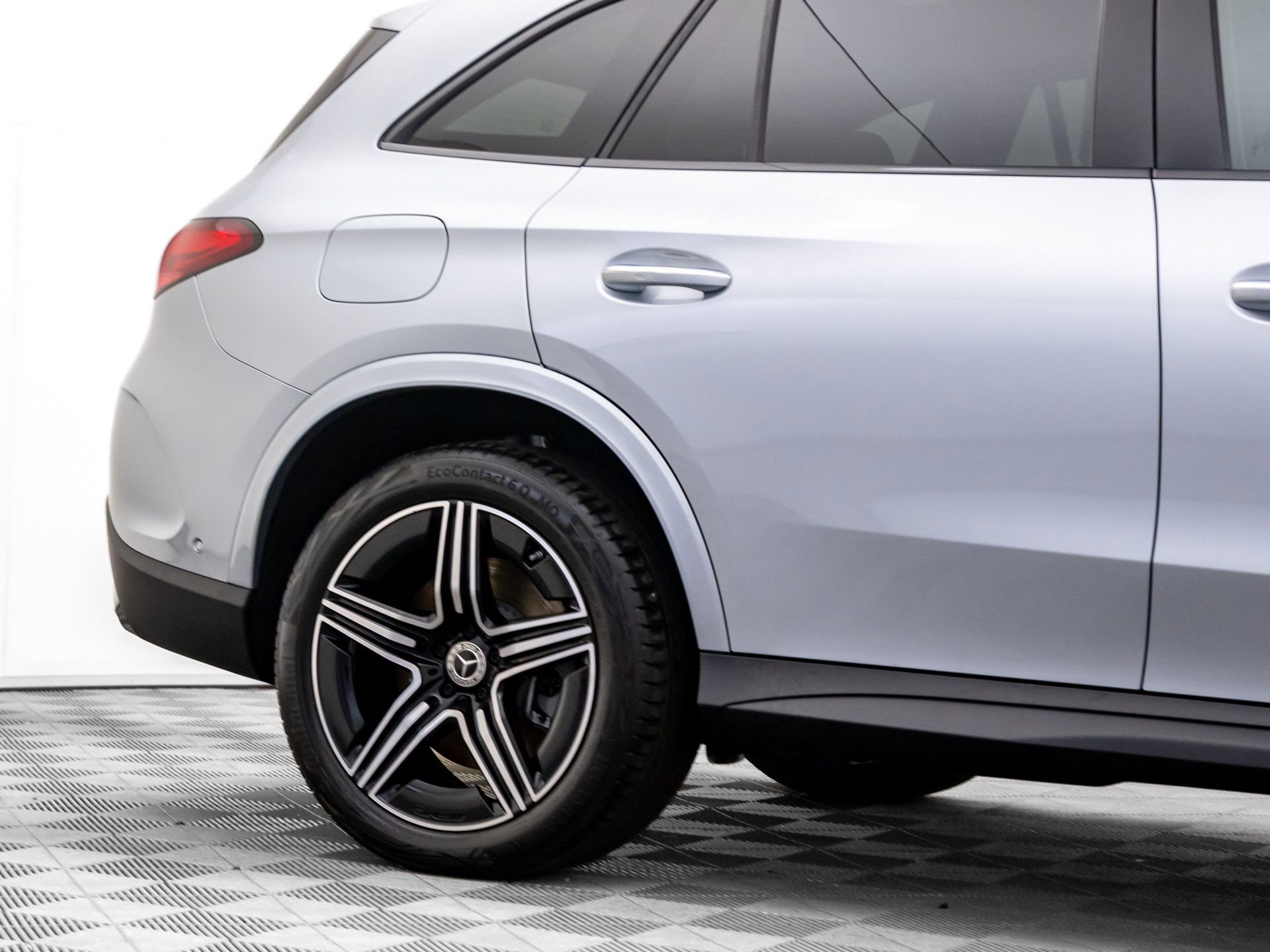 Certified 2025 Mercedes-Benz GLC 350e 4MATIC image 34