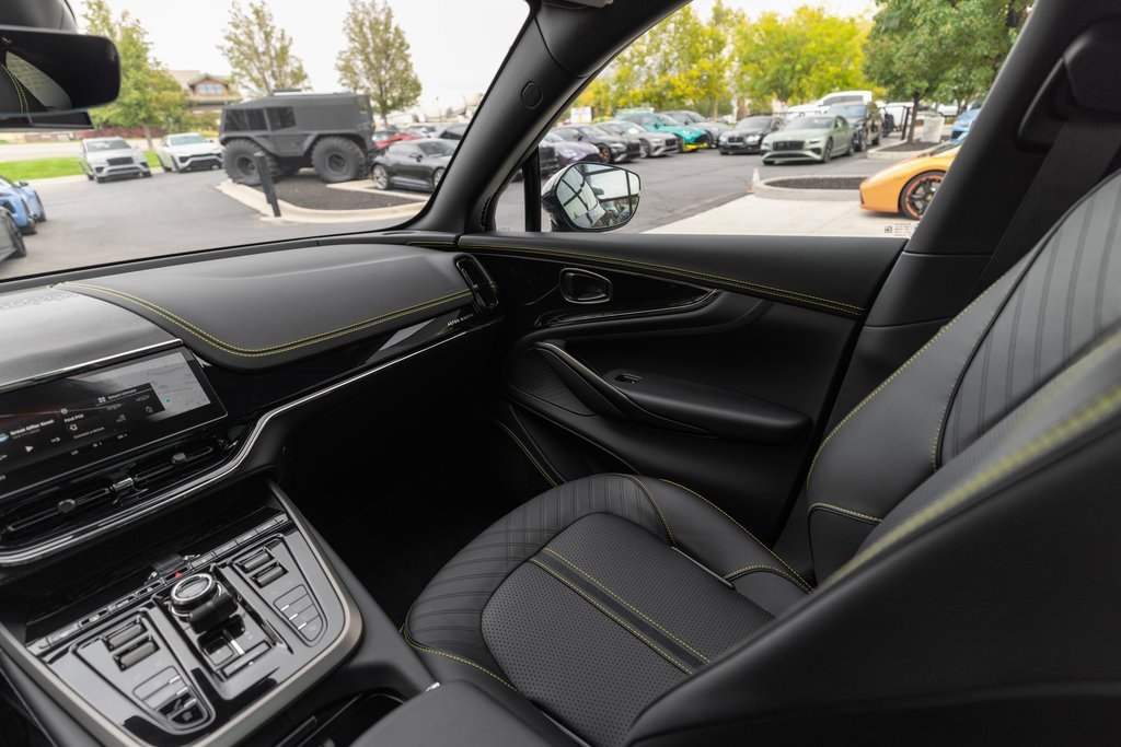 New 2026 Aston Martin DBX 707 image 26