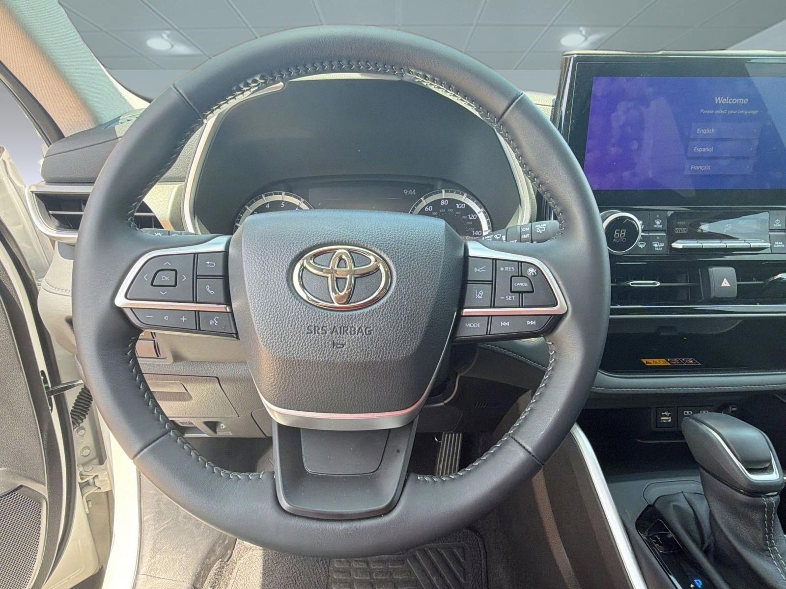 Used 2026 Toyota Highlander XLE AWD/4WD image 17