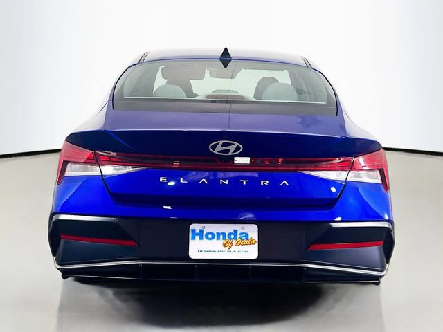 Used 2025 Hyundai Elantra SEL image 21