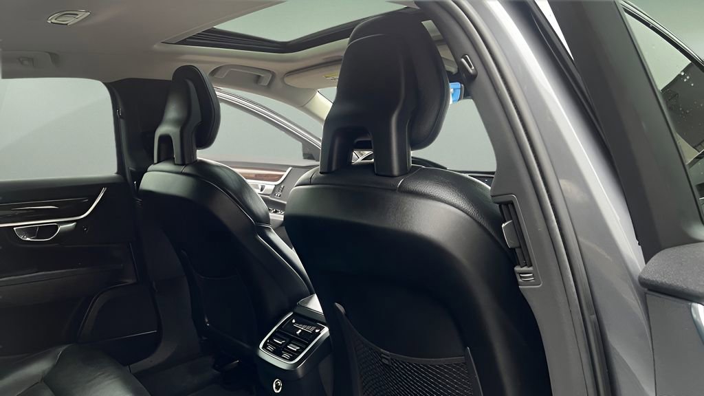 Used 2017 Volvo S90 T5 Momentum w/ Vision Package image 27