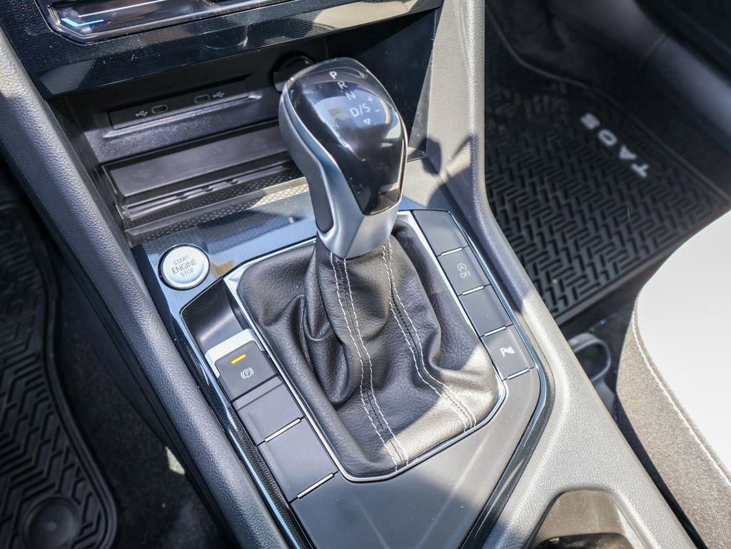 New 2026 Volkswagen Taos SE FWD image 24