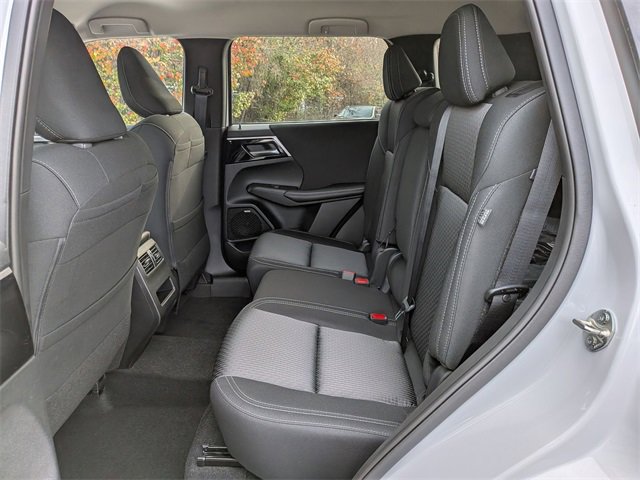 New 2025 Mitsubishi Outlander ES image 27