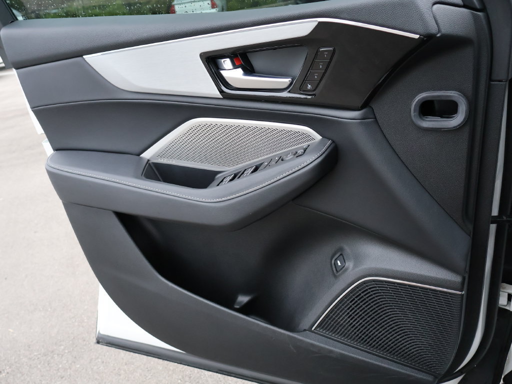Used 2024 Acura MDX w/ Technology Package AWD/4WD image 32