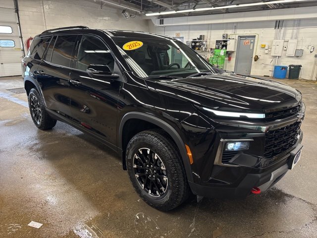 Used 2025 Chevrolet Traverse Z71 w/ Driver Confidence Package image 8