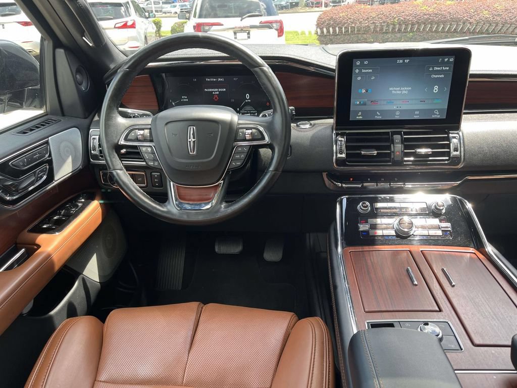 Used 2021 Lincoln Navigator Reserve w/ Luxury Package AWD/4WD image 13