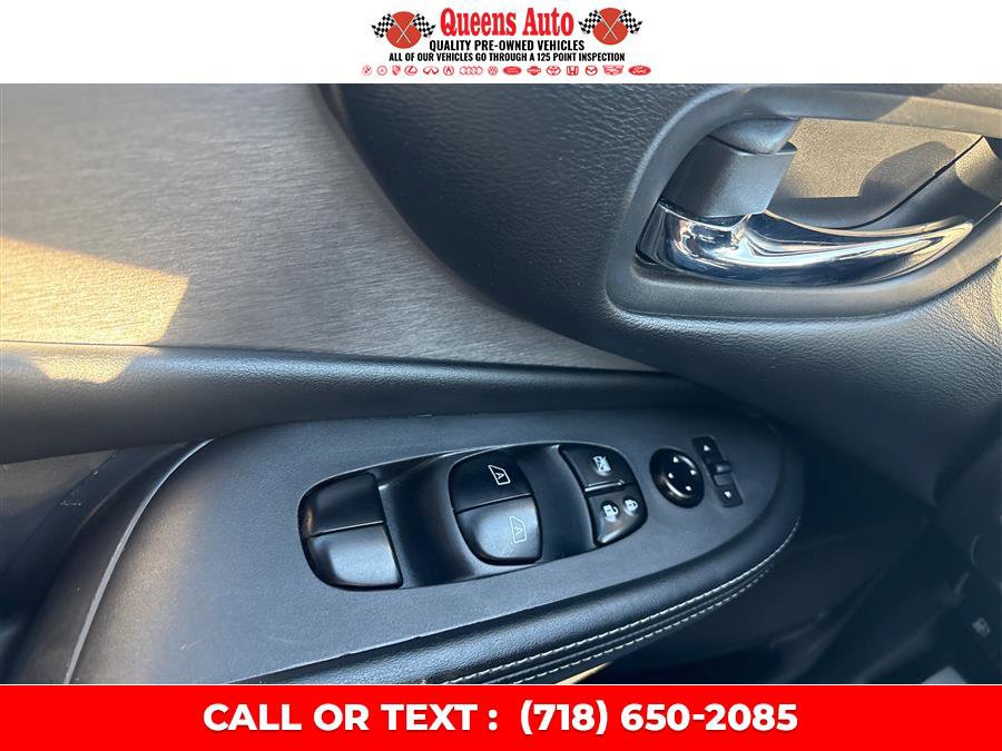 Used 2023 Nissan Murano SV image 41