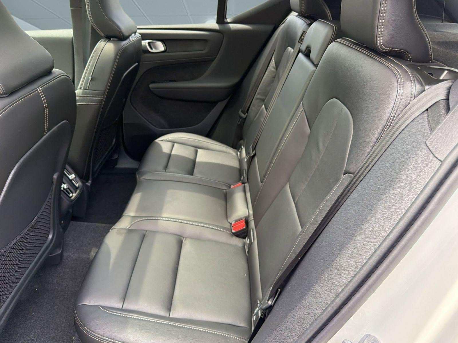 New 2026 Volvo XC40 B4 Core w/ Protection Package FWD image 14