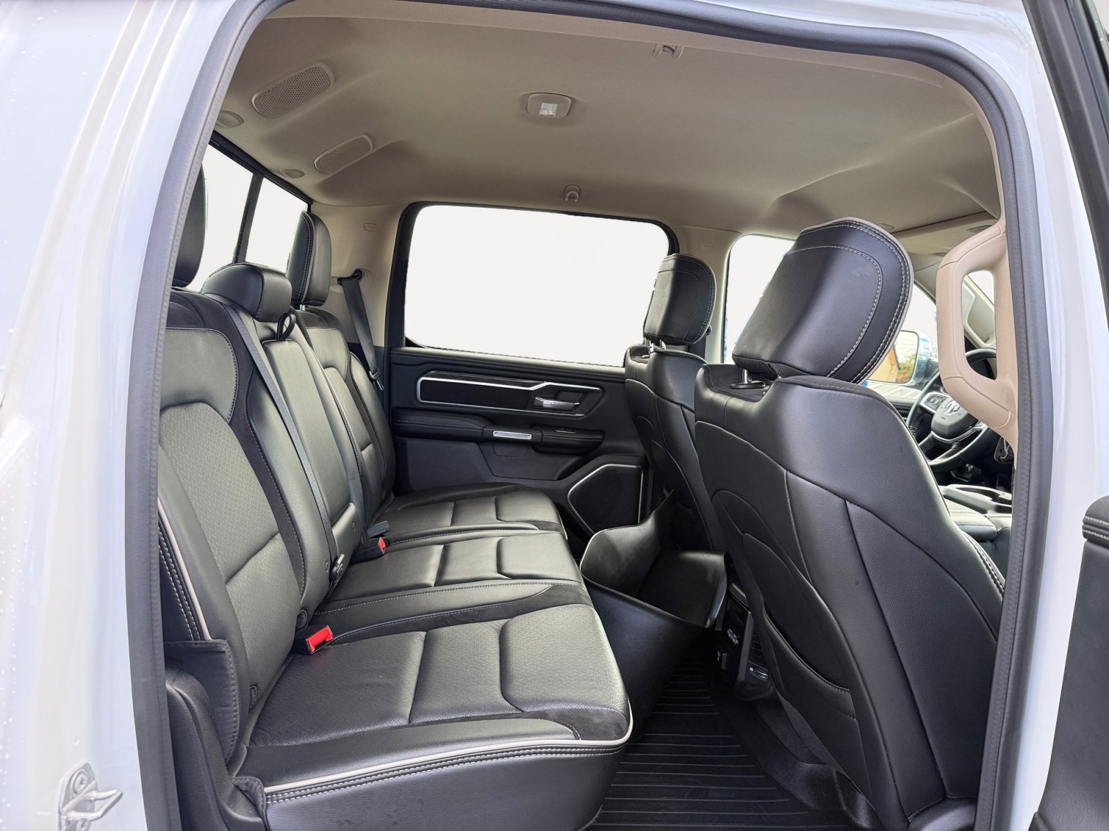 Used 2020 RAM 1500 Laramie w/ Off Road Group image 18