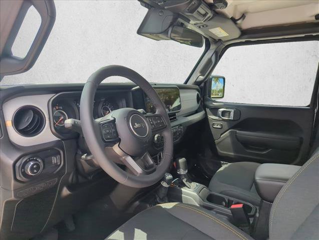 Used 2025 Jeep Gladiator Sport AWD/4WD image 17