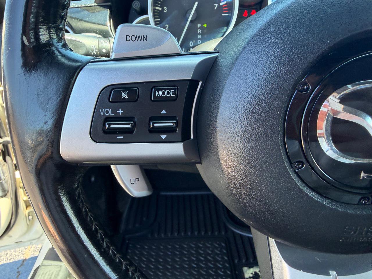 Used 2006 MAZDA MX-5 Miata Touring RWD image 11