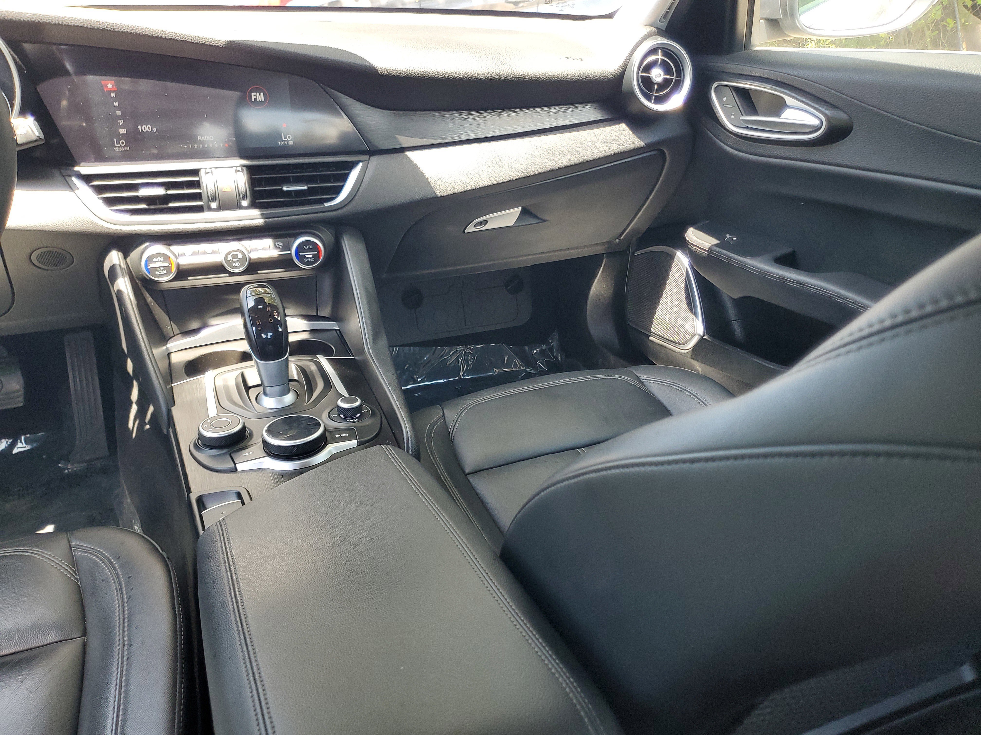 Used 2018 Alfa Romeo Giulia RWD image 14