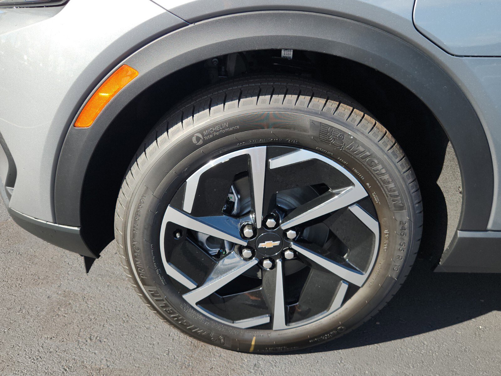 New 2026 Chevrolet Equinox EV LT image 4