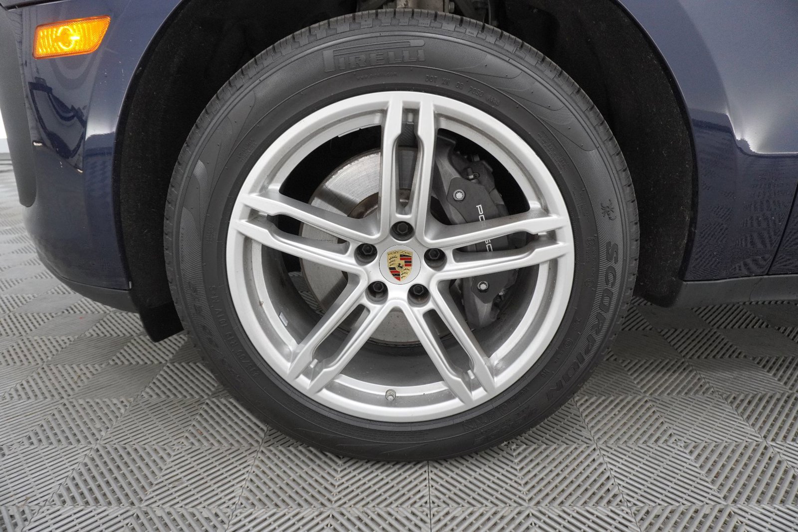 Certified 2023 Porsche Macan Turbo image 10