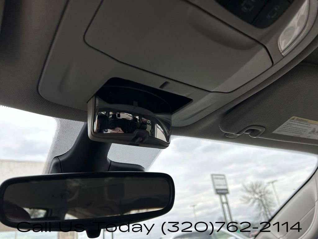 Used 2024 Chrysler Pacifica Touring-L FWD image 33