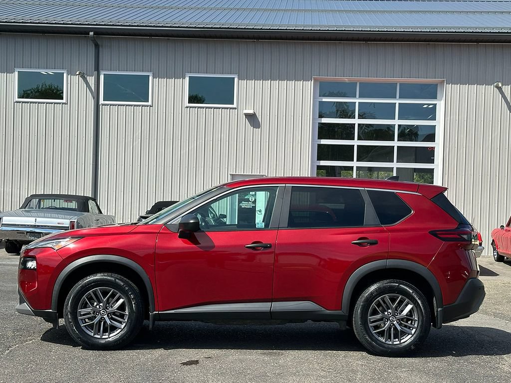 Used 2023 Nissan Rogue S AWD/4WD image 10