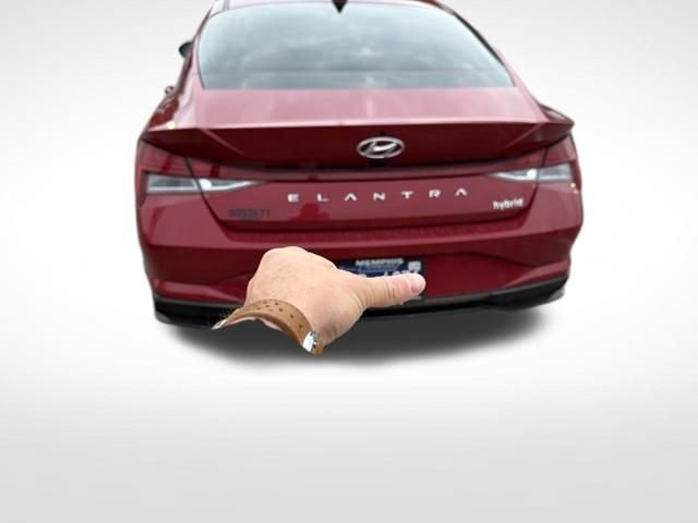 Used 2023 Hyundai Elantra Limited w/ Cargo Package FWD image 7