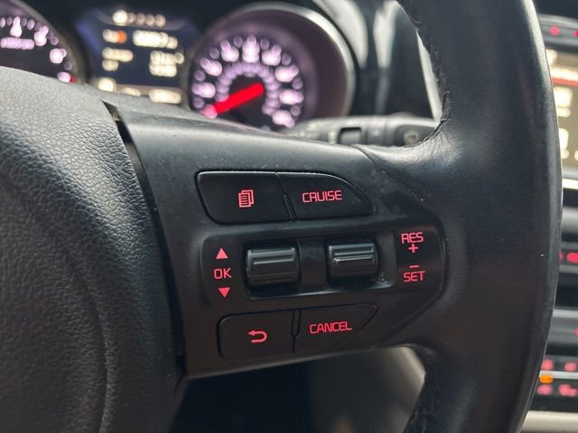 Used 2016 Kia Sedona SX image 17