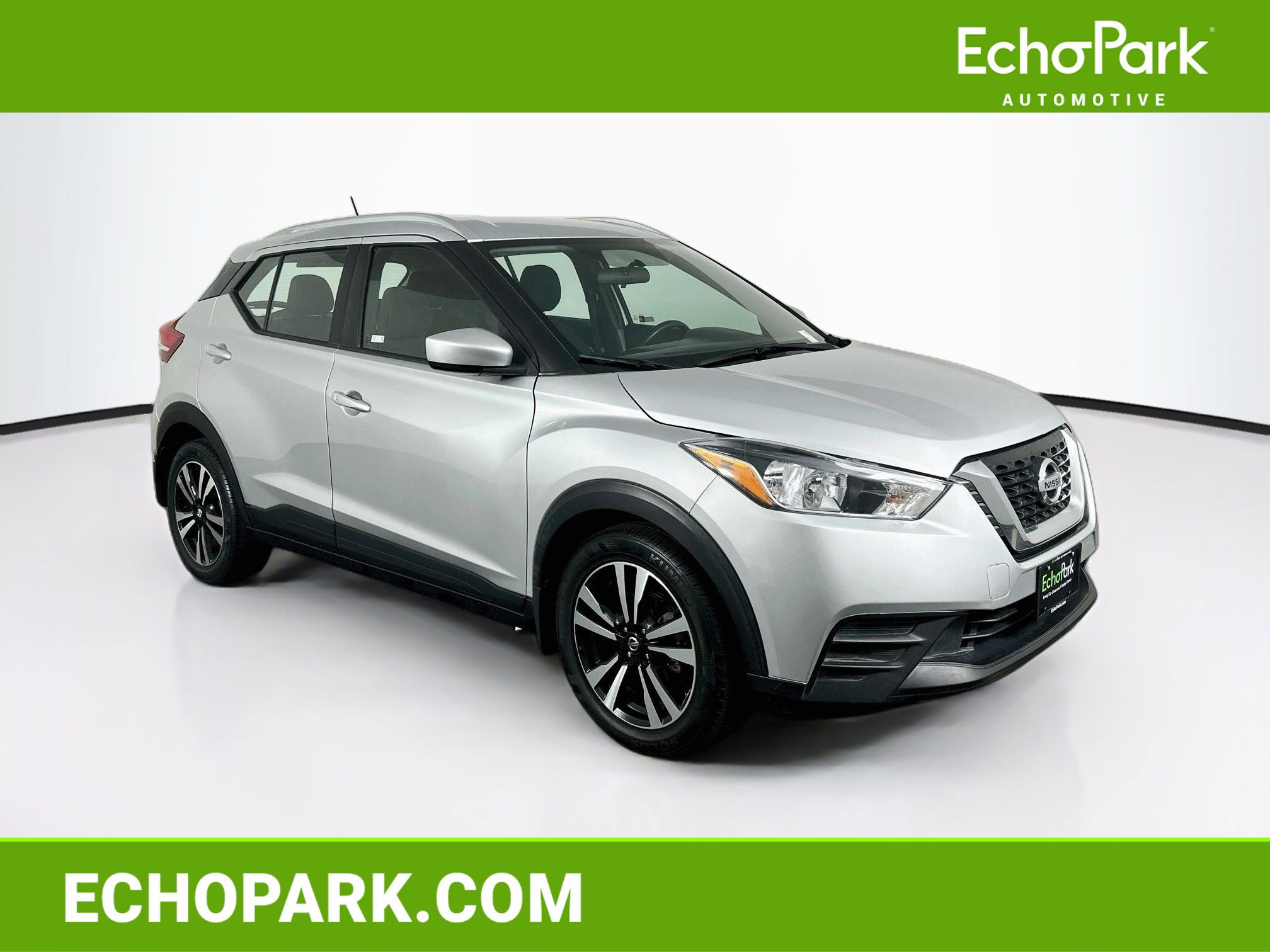 Used 2018 Nissan Kicks SV FWD image 1