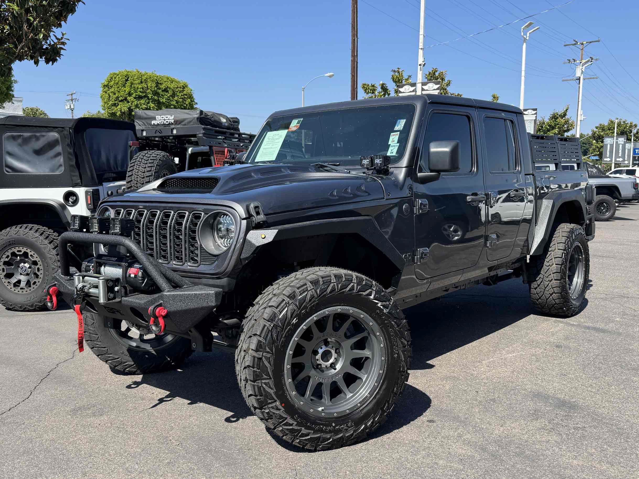 Used 2024 Jeep Gladiator Sport AWD/4WD image 6