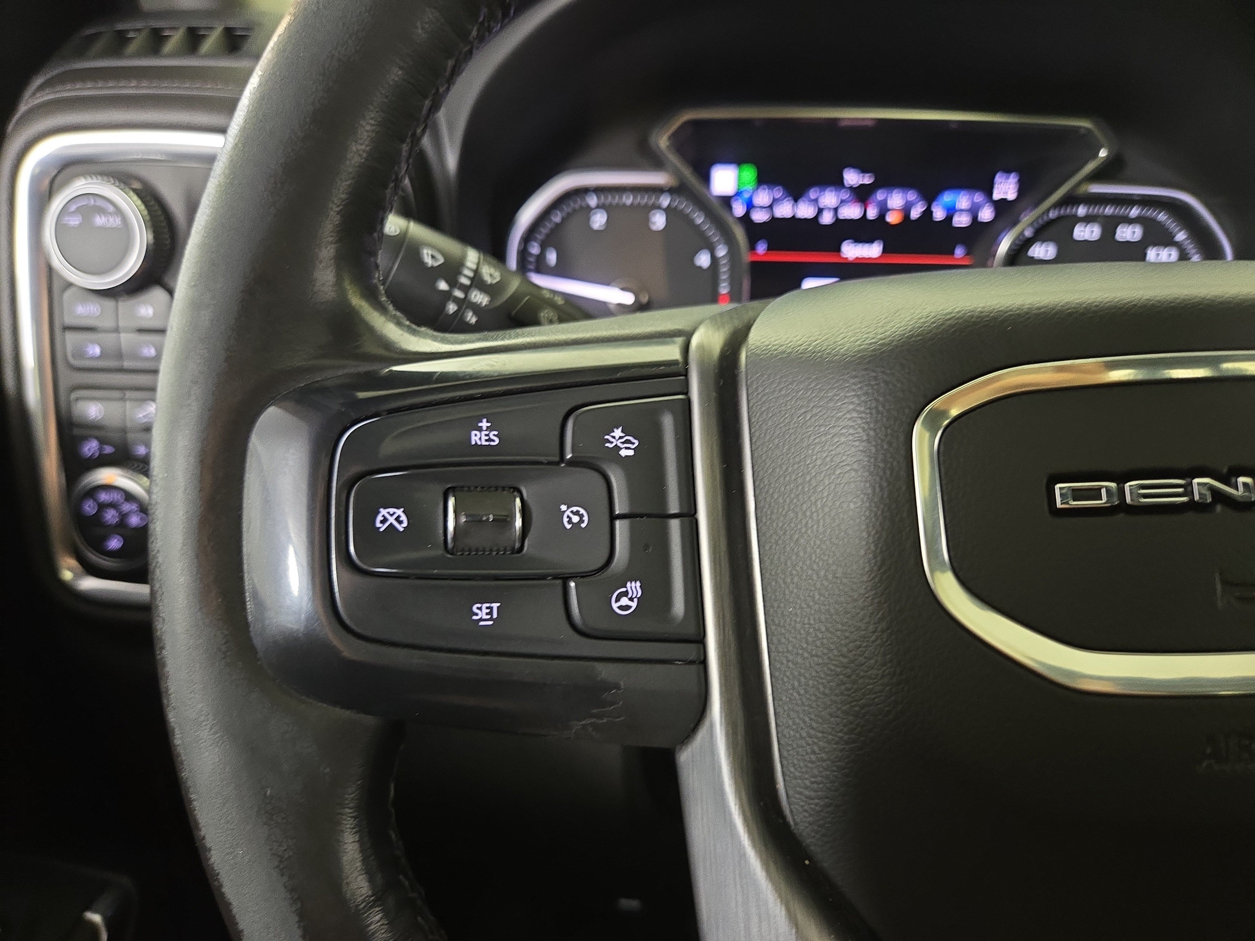 Used 2020 GMC Sierra 2500 Denali w/ Denali Ultimate Package AWD/4WD image 15