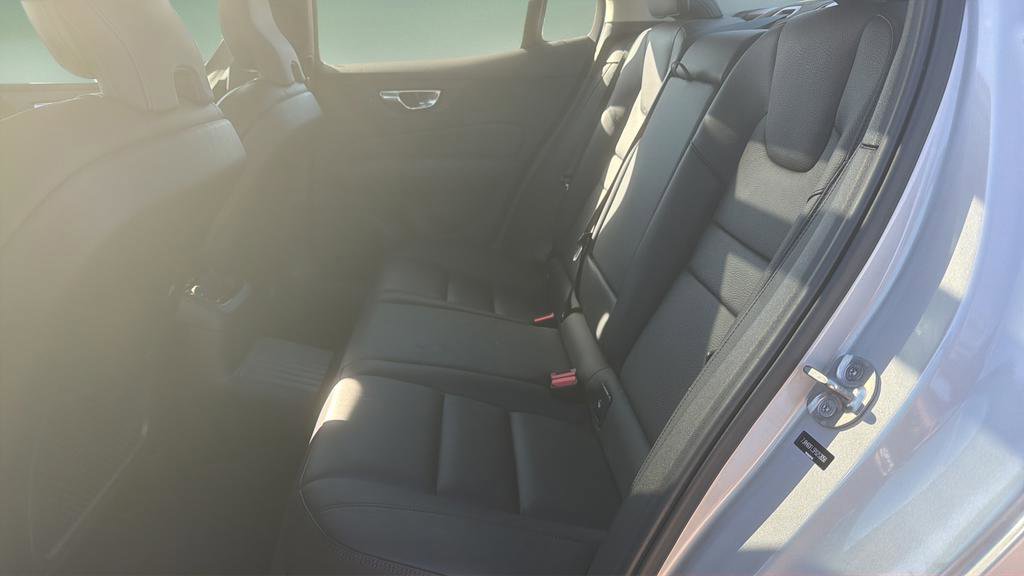 Used 2023 Volvo S60 T8 Plus image 18