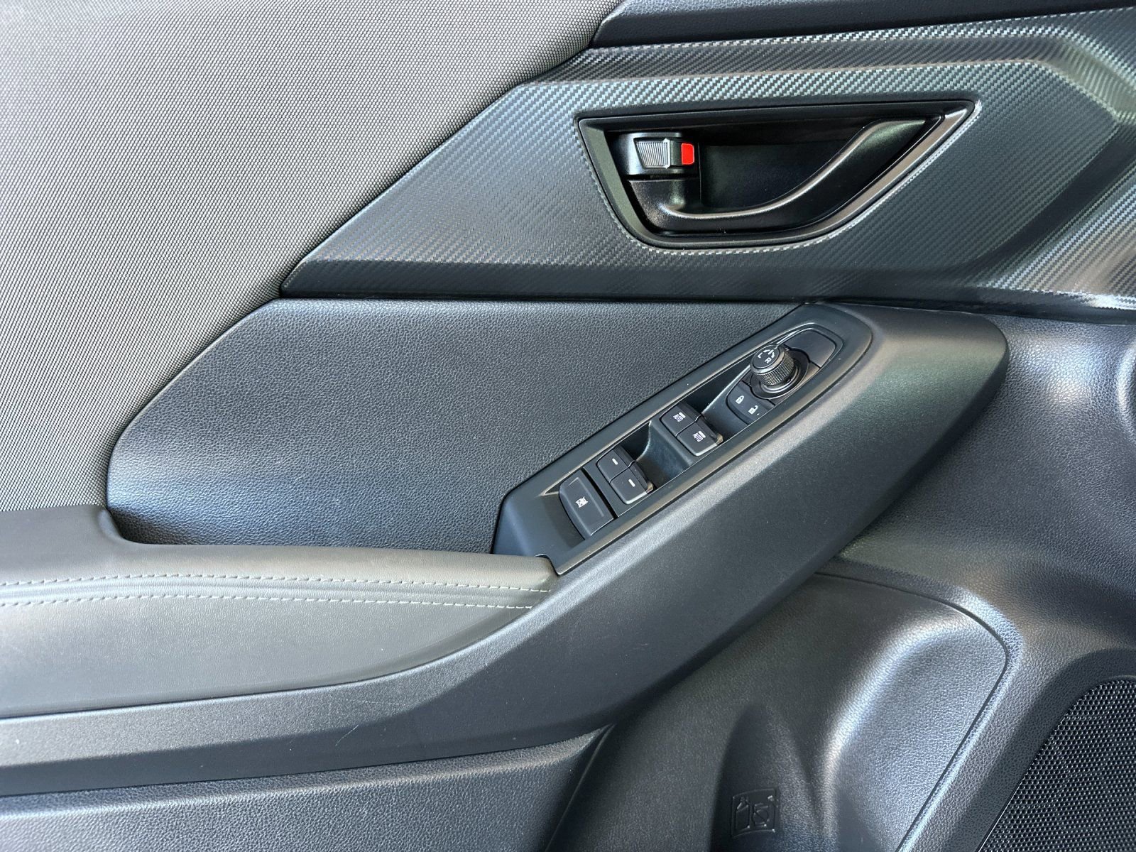 Used 2024 Subaru Crosstrek 2.0i Premium AWD/4WD image 12