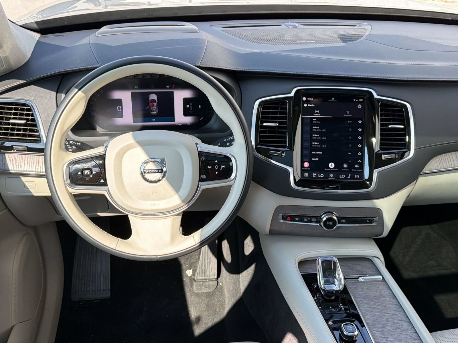 Certified 2024 Volvo XC90 B6 Ultimate AWD/4WD image 28