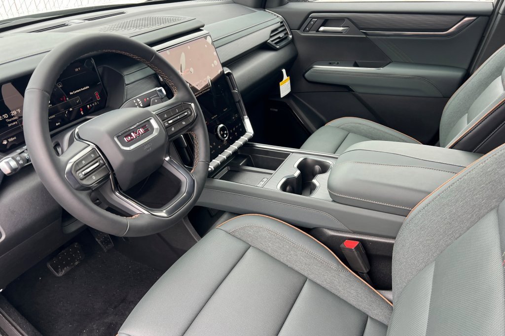 New 2026 GMC Acadia AT4 w/ Luxury Package image 7