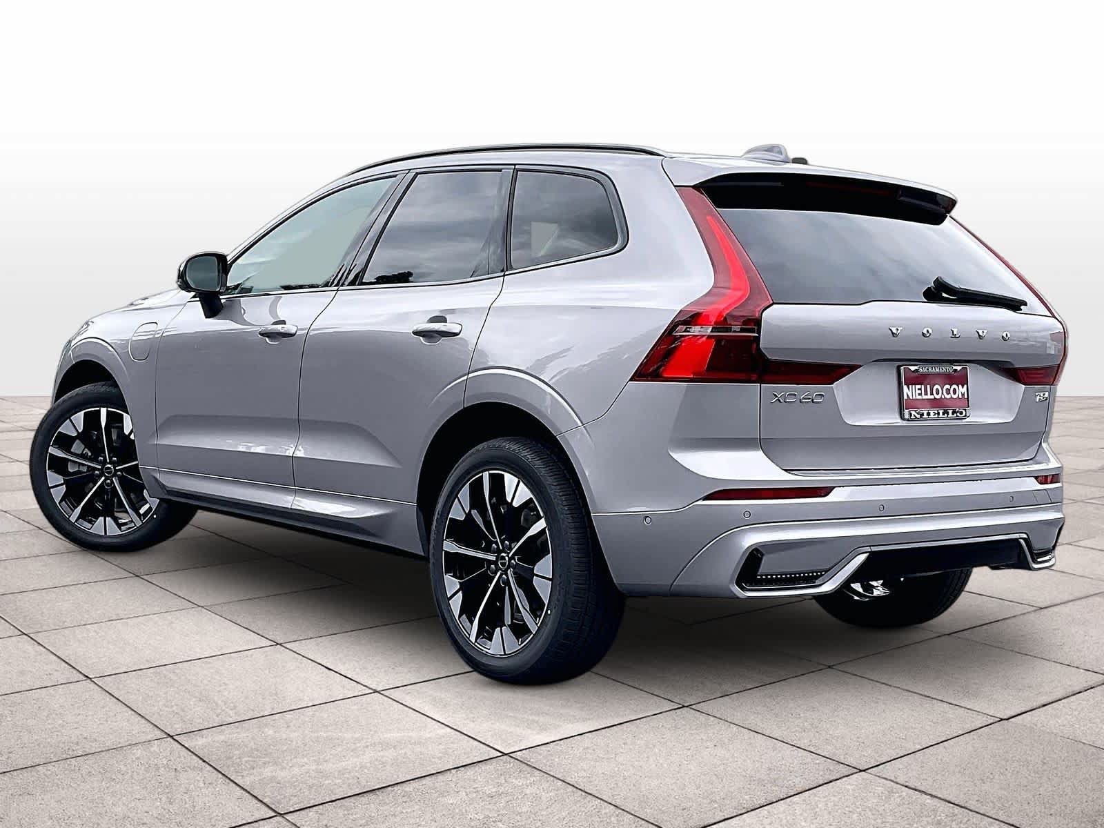 New 2026 Volvo XC60 T8 Plus w/ Climate Package PRO AWD/4WD image 3