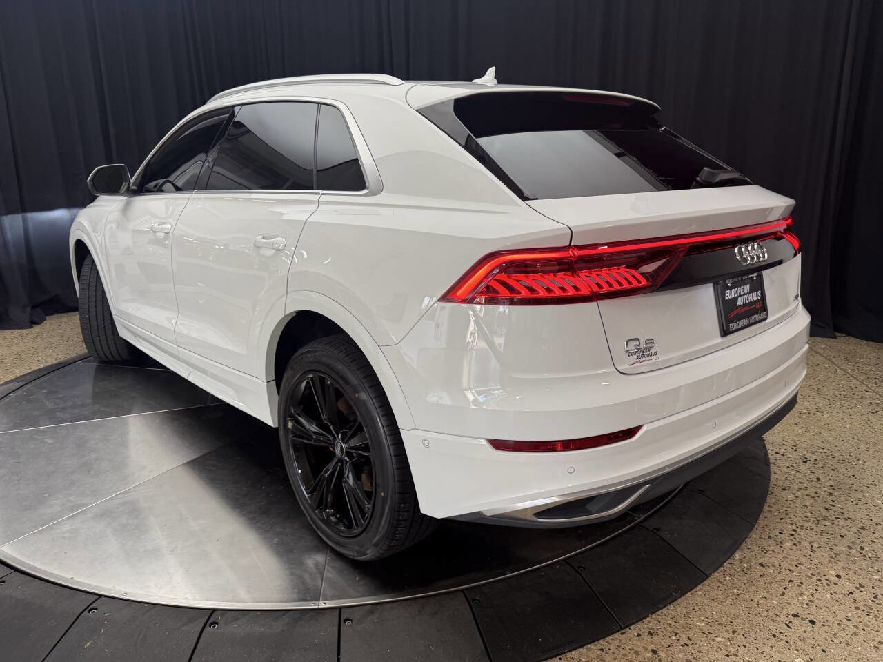 Used 2023 Audi Q8 Premium w/ Convenience Package image 10