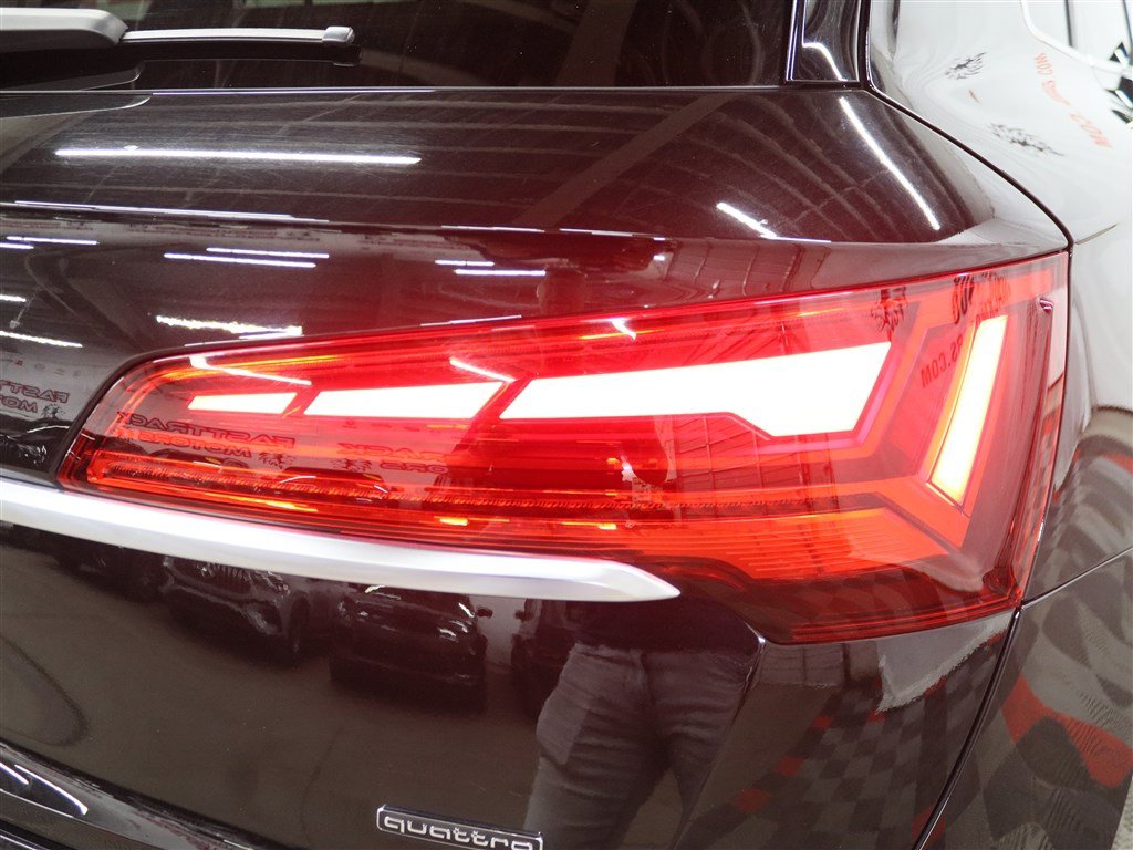 Used 2023 Audi Q5 2.0T Premium w/ Convenience Package AWD/4WD image 12