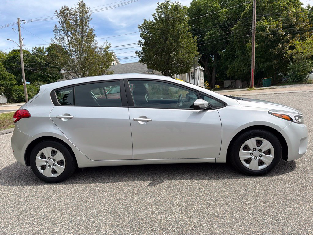 Used 2017 Kia Forte LX FWD image 7