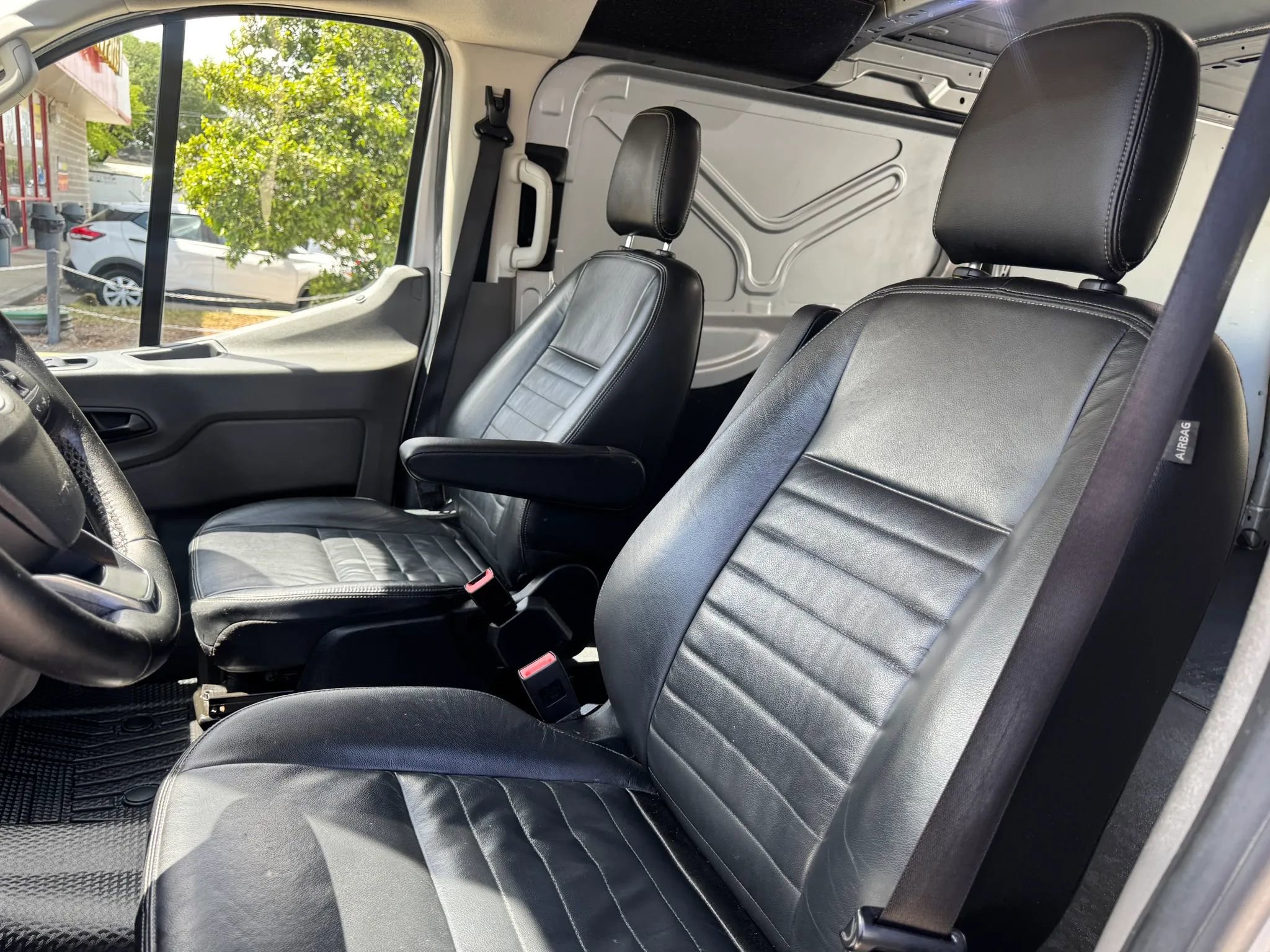 Used 2020 Ford Transit 250 Low Roof AWD image 24