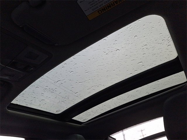 Used 2013 Hyundai Veloster w/ Style Pkg image 14