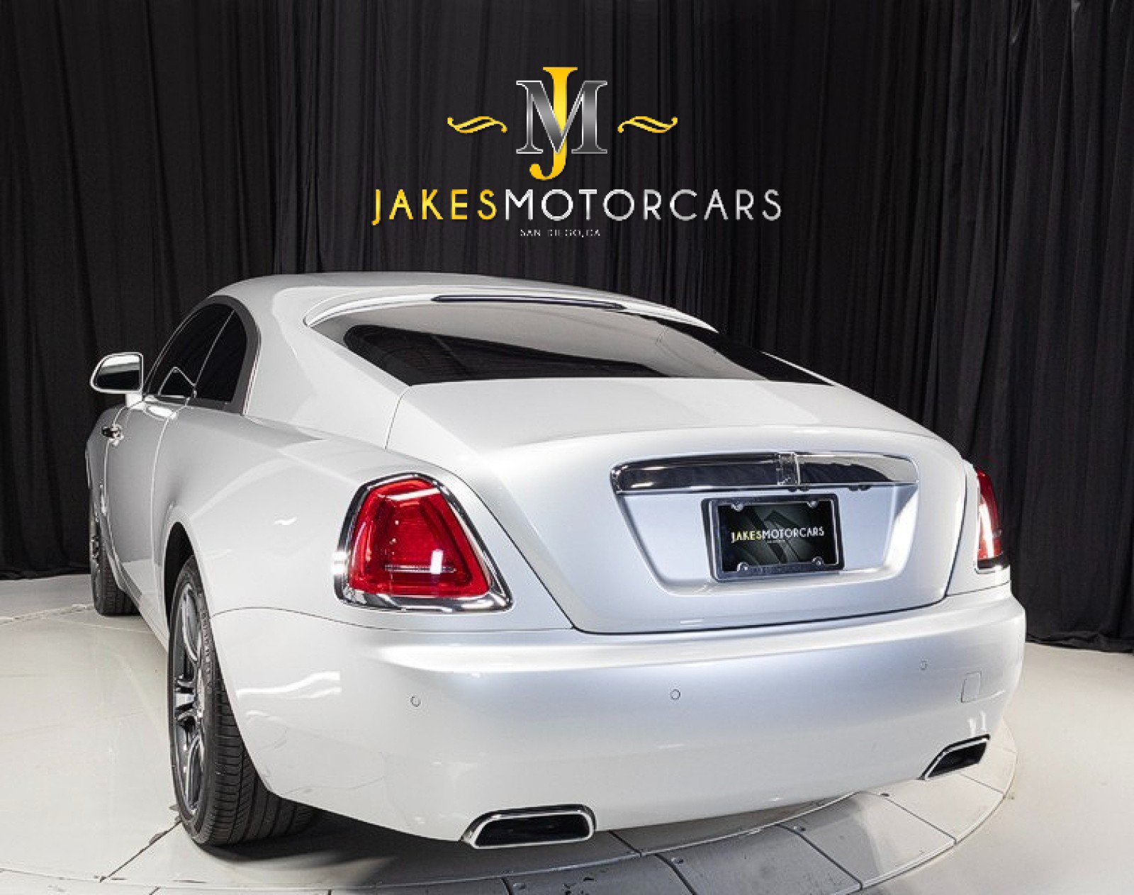 Used 2016 Rolls-Royce Wraith RWD image 9