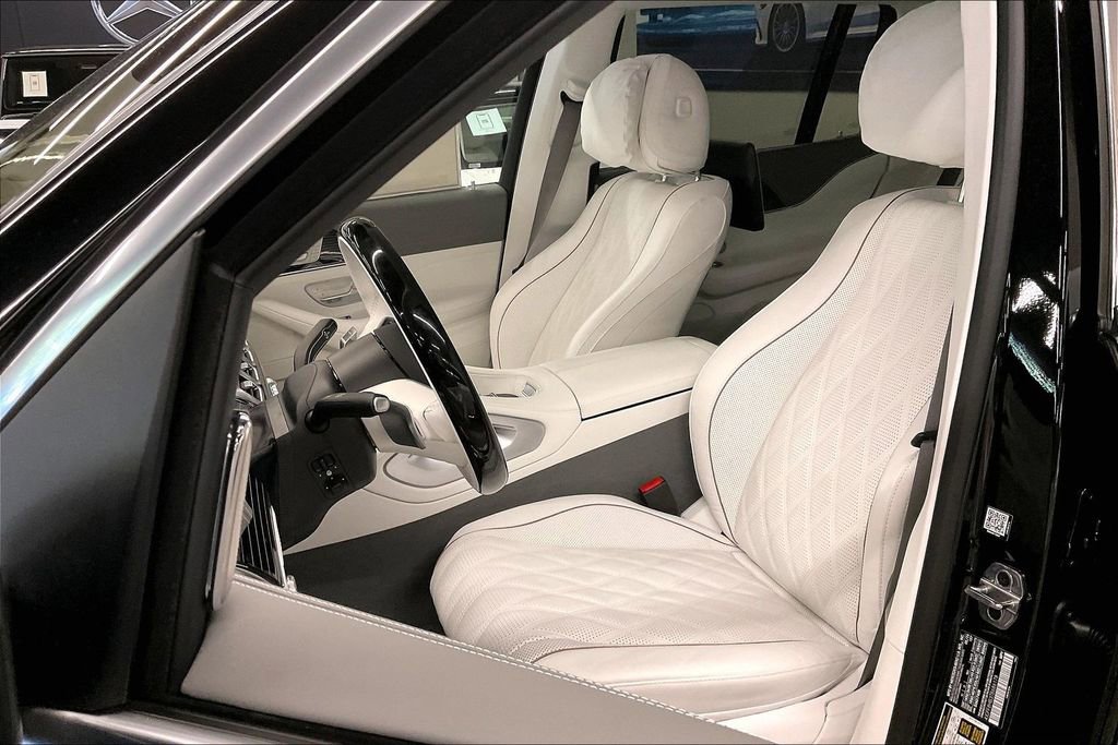 New 2026 Mercedes-Benz Maybach GLS 600 4MATIC image 9