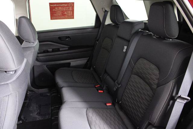Certified 2024 Nissan Pathfinder SV w/ Black Appearance Package FWD image 21
