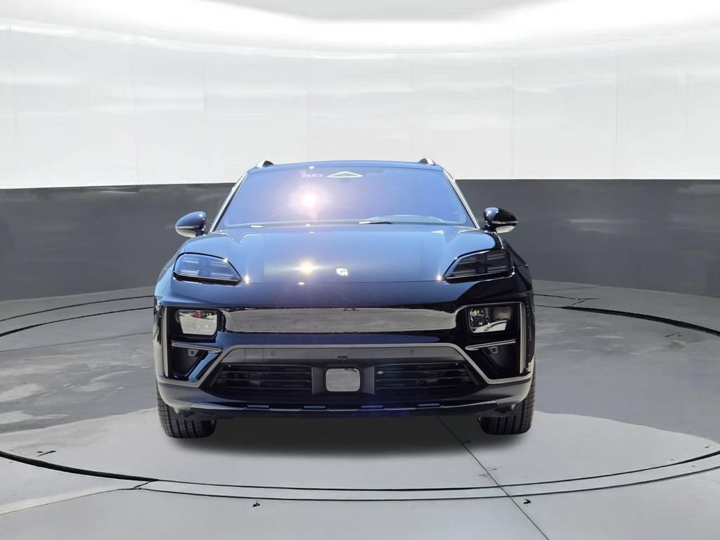 Certified 2025 Porsche Macan Turbo Electric AWD/4WD image 10